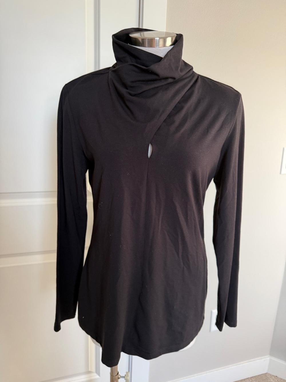 Joseph Ribkoff black knit top sz 6